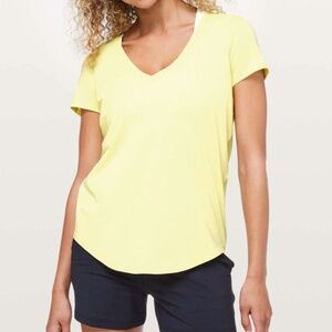 LULULEMON Pre Owned Pima Cotton V Neck Love Tee Shirt Top Lemon Ice 6
